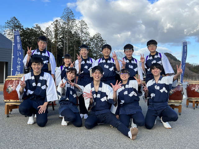 Group photo of the Hibiki-za Inase group